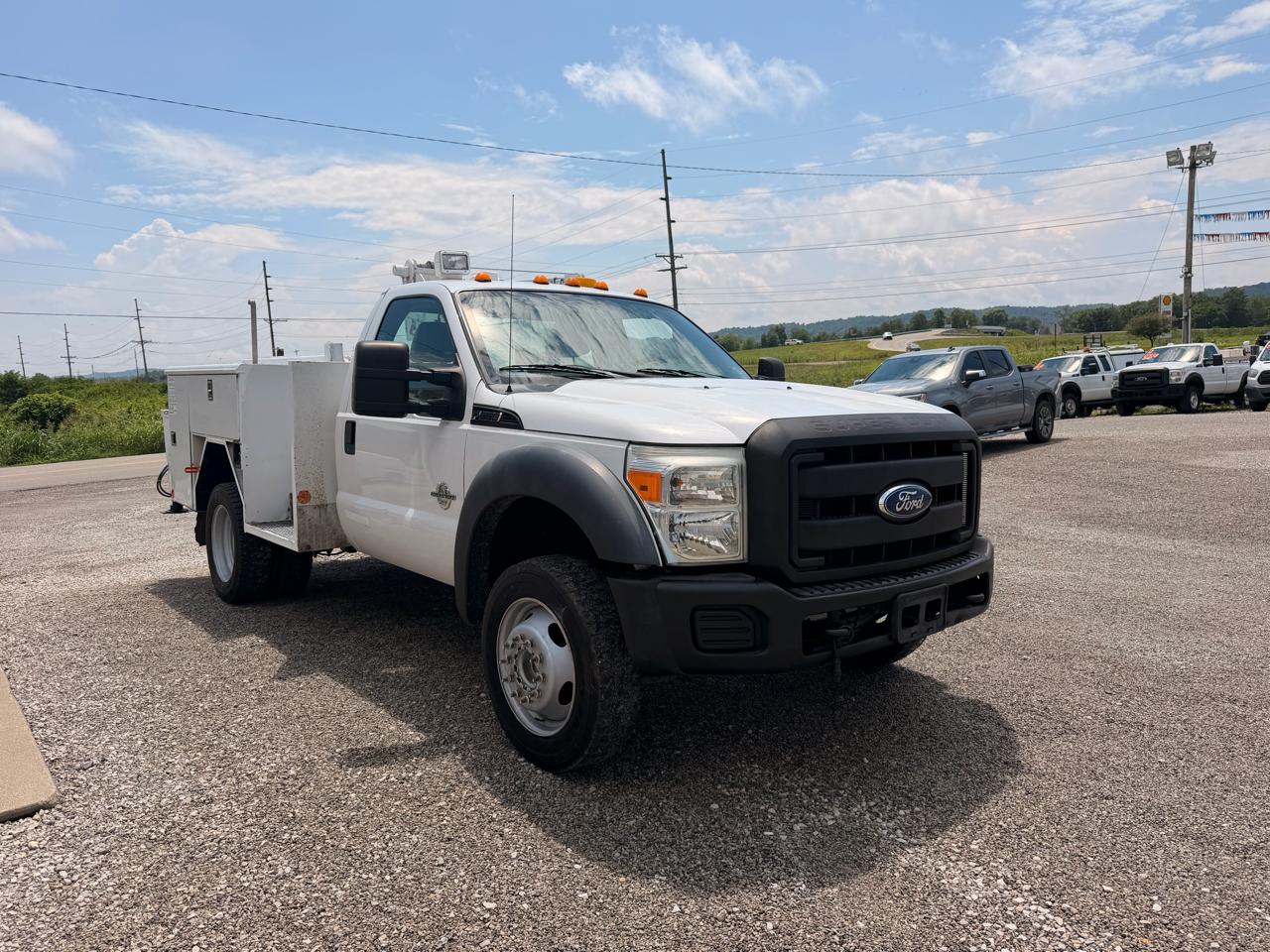 Ford Super Duty F-550 DRW 4WD Reg Cab 141" WB 60" CA XLT 2011