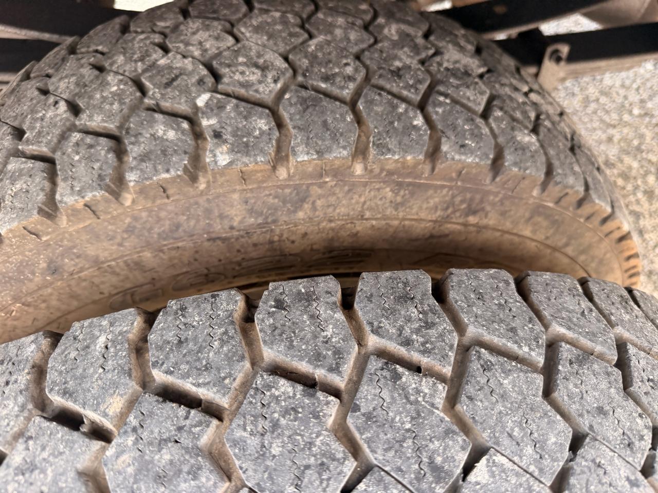 Ford Super Duty F-550 DRW 4WD Reg Cab 141" WB 60" CA XLT 2011