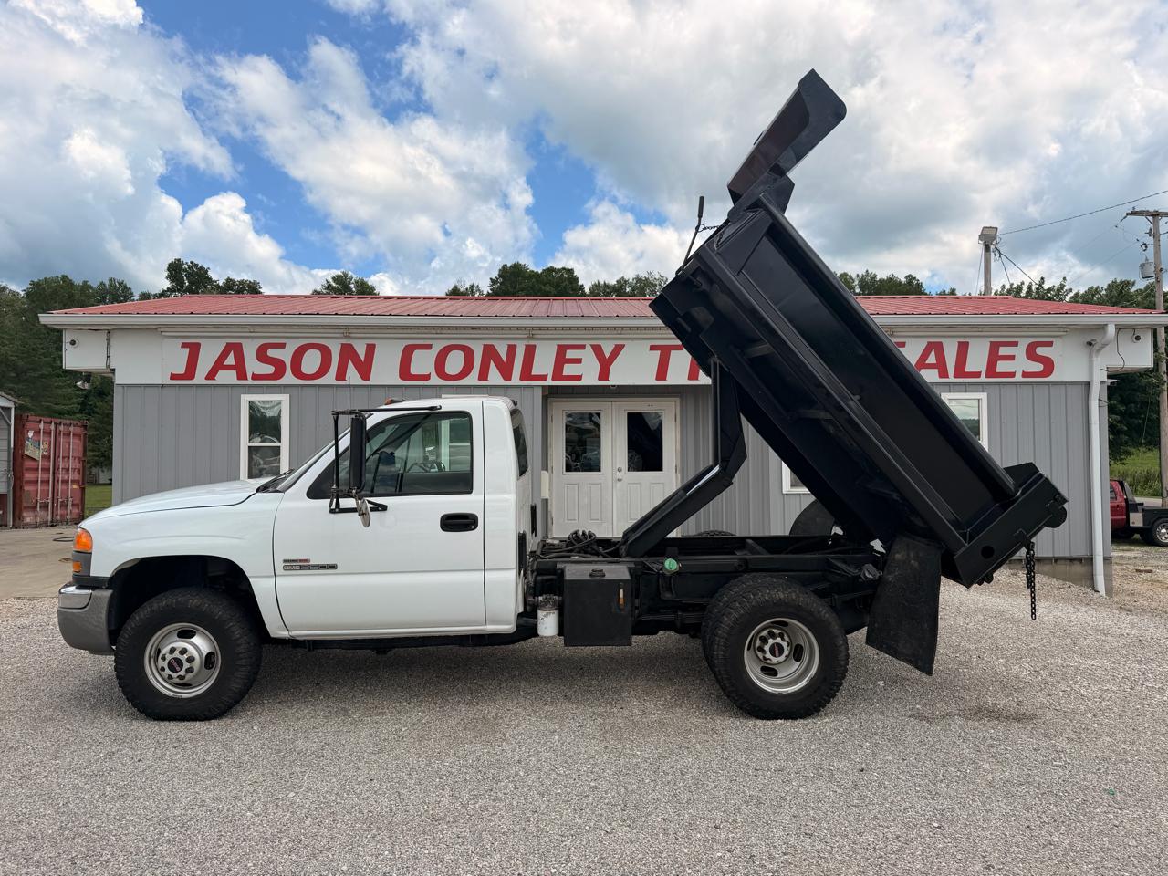 GMC Sierra 3500 Reg Cab 137.0" WB, 60.4" CA 4WD WT 2005