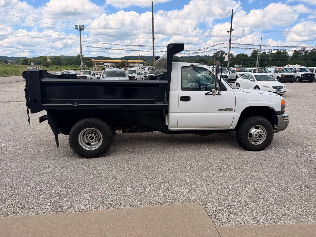GMC Sierra 3500 Reg Cab 137.0" WB, 60.4" CA 4WD WT 2005