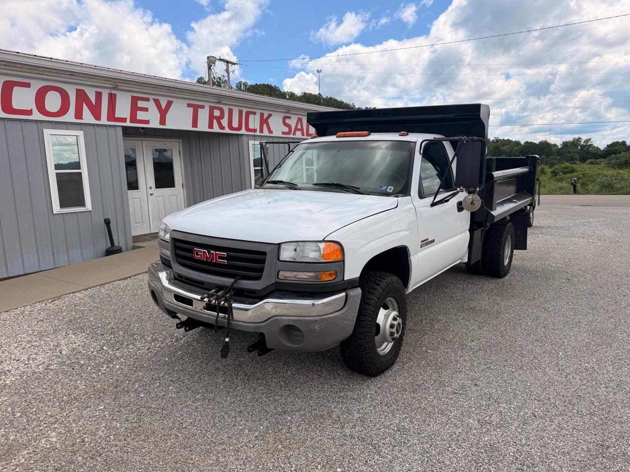 GMC Sierra 3500 Reg Cab 137.0" WB, 60.4" CA 4WD WT 2005