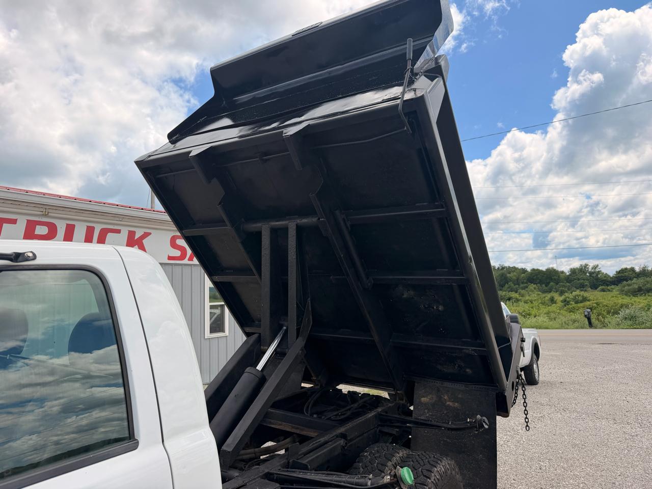 GMC Sierra 3500 Reg Cab 137.0" WB, 60.4" CA 4WD WT 2005
