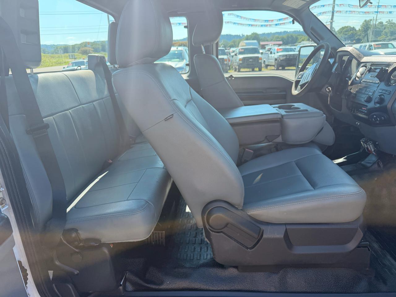 Ford Super Duty F-250 SRW 4WD SuperCab 142" XL 2012
