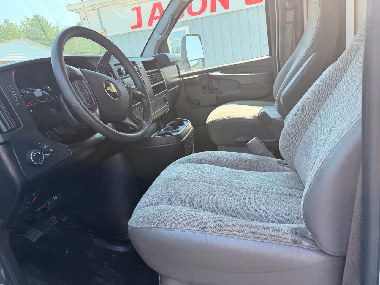 Chevrolet Express Commercial Cutaway 3500 Van 177" 2014