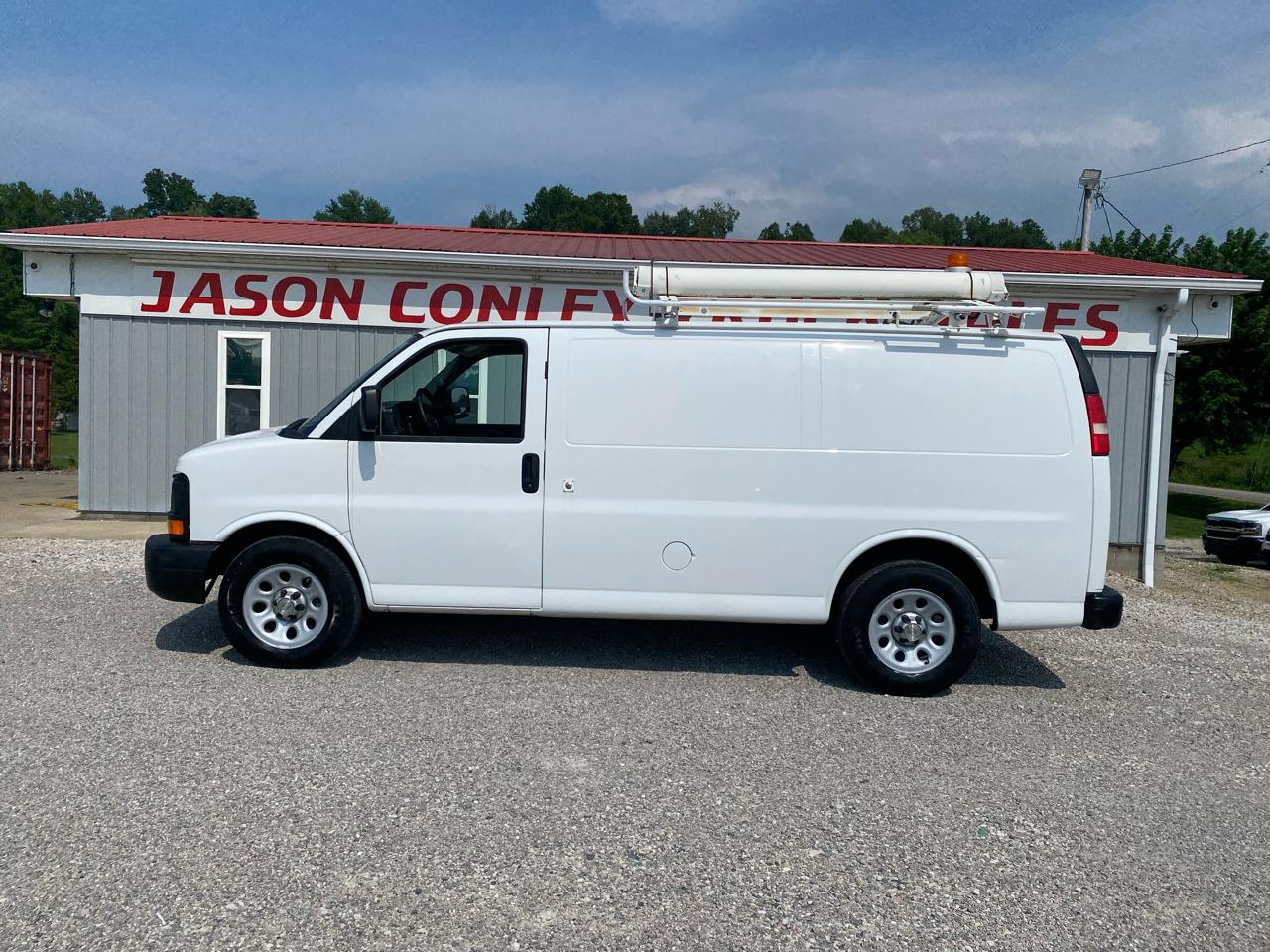 Chevrolet Express Cargo Van RWD 1500 135" 2013