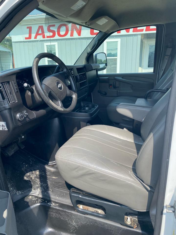 Chevrolet Express Cargo Van RWD 1500 135" 2013