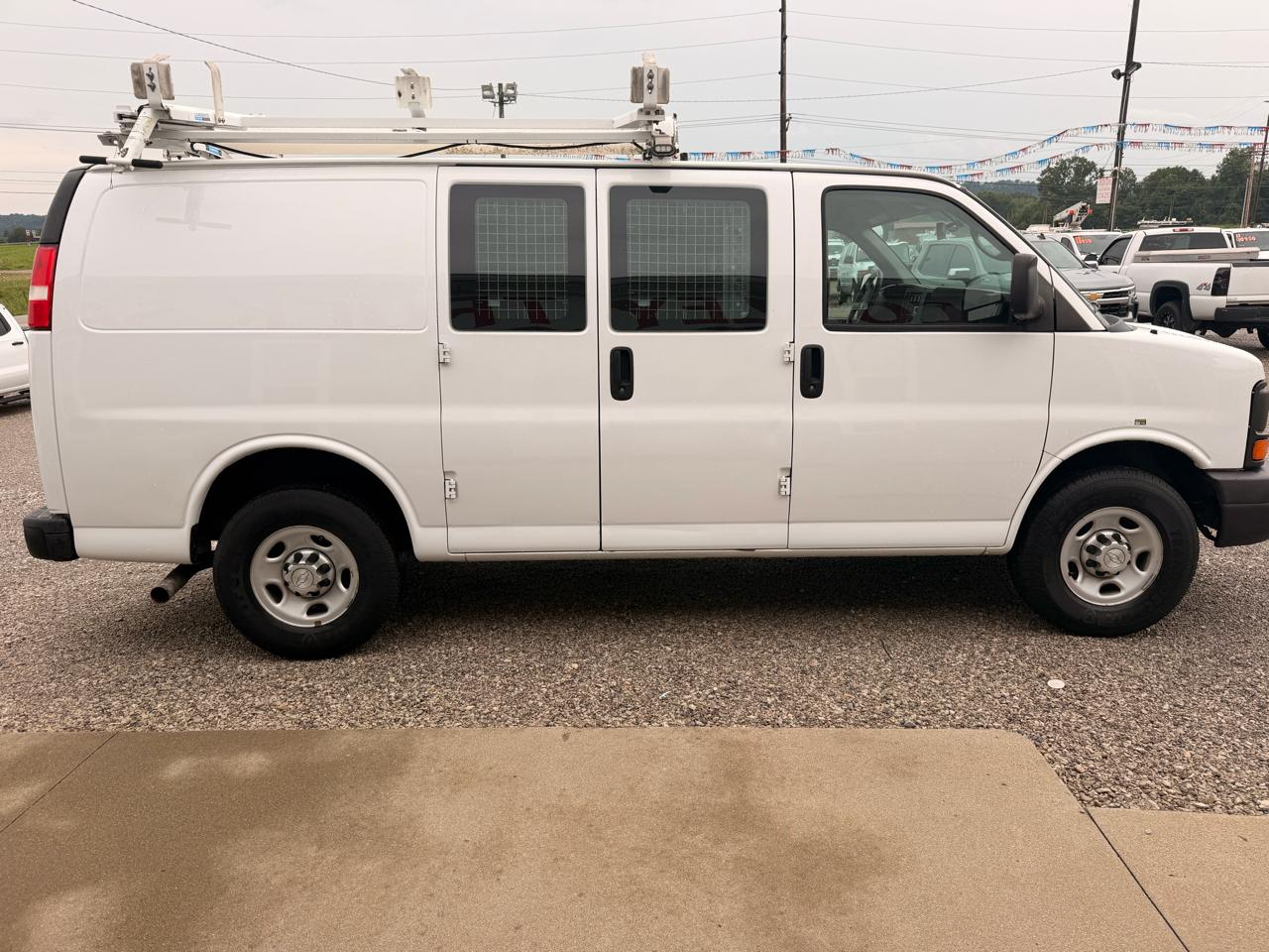 Chevrolet Express Cargo Van RWD 2500 135" 2015