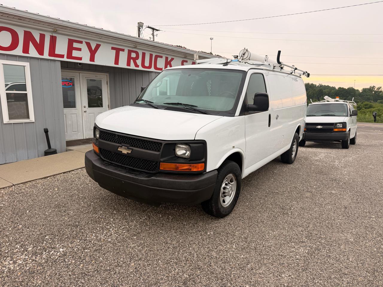 Chevrolet Express Cargo Van RWD 2500 135" 2015