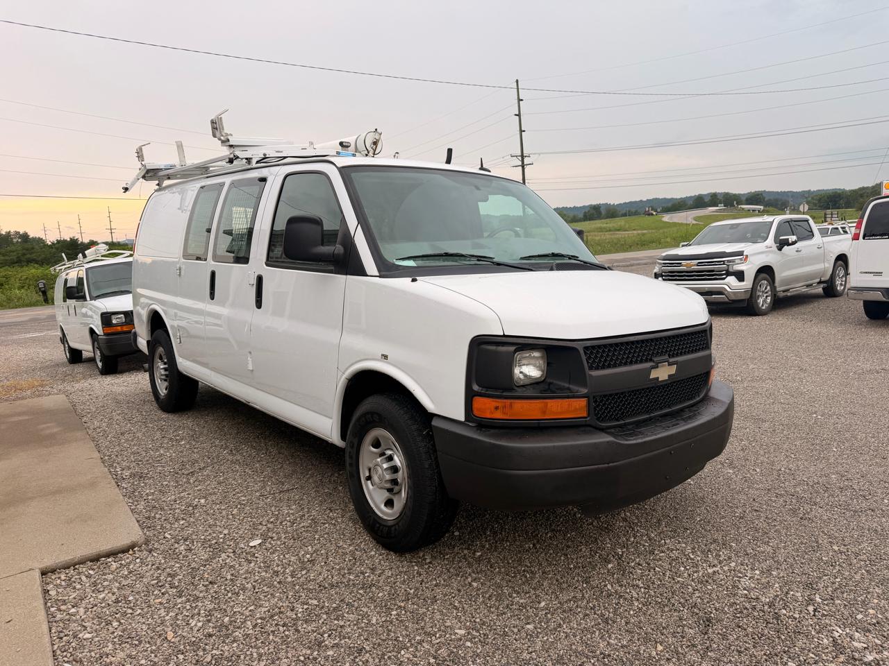 Chevrolet Express Cargo Van RWD 2500 135" 2015