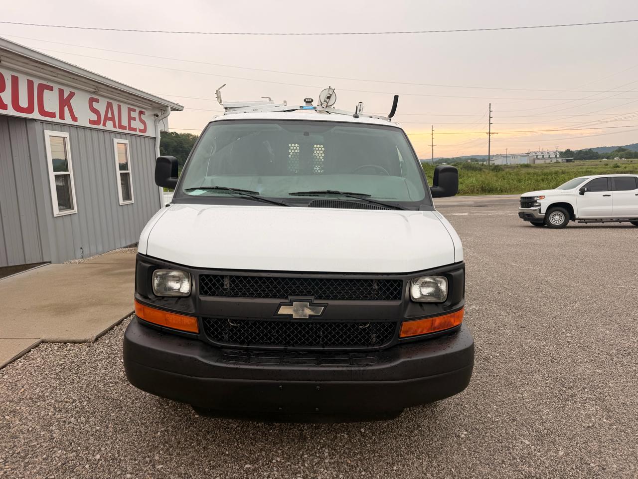 Chevrolet Express Cargo Van RWD 2500 135" 2015