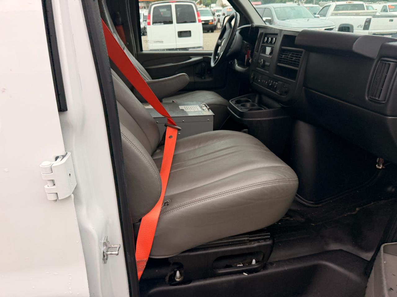 Chevrolet Express Cargo Van RWD 2500 135" 2015