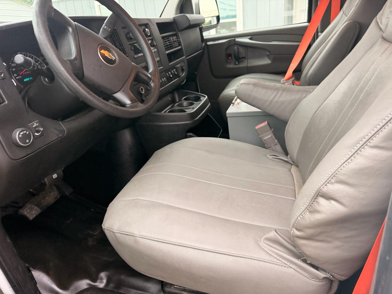 Chevrolet Express Cargo Van RWD 2500 135" 2015