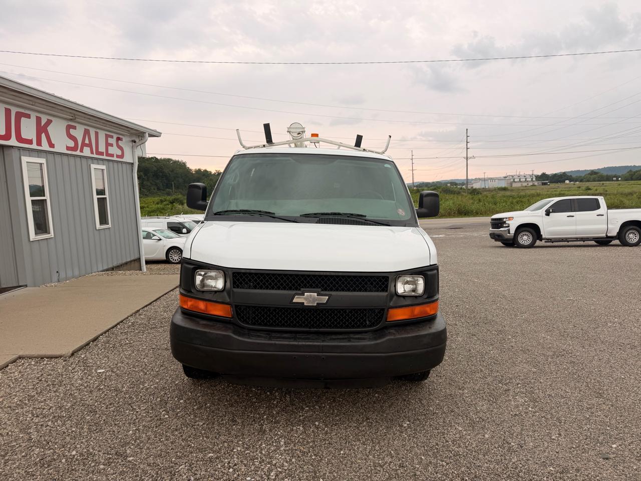 Chevrolet Express Cargo Van RWD 1500 135" 2013