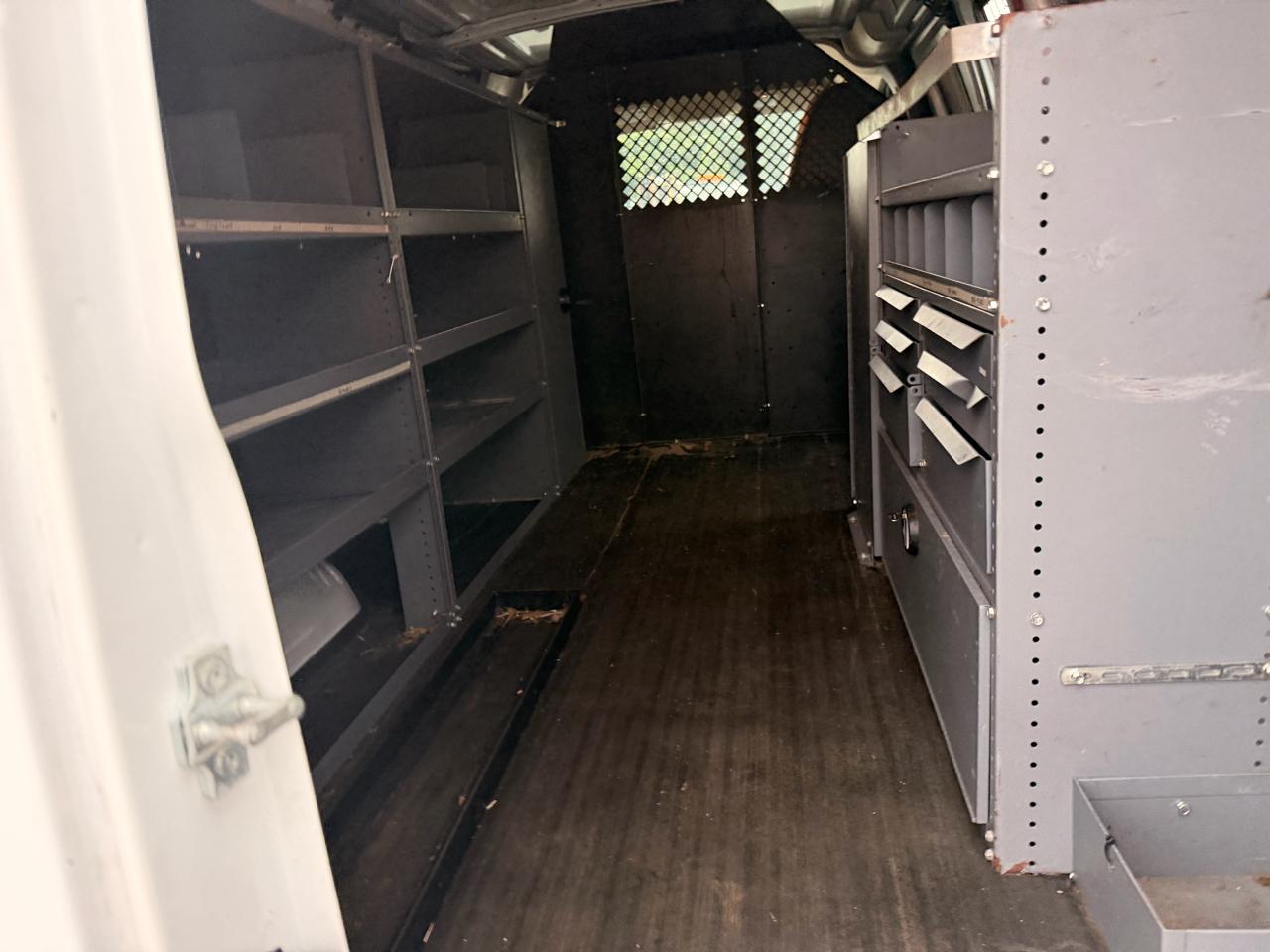 Chevrolet Express Cargo Van RWD 1500 135" 2013