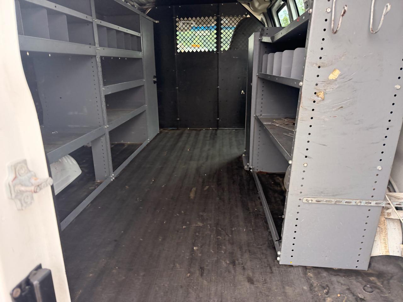 Chevrolet Express Cargo Van RWD 1500 135" 2014