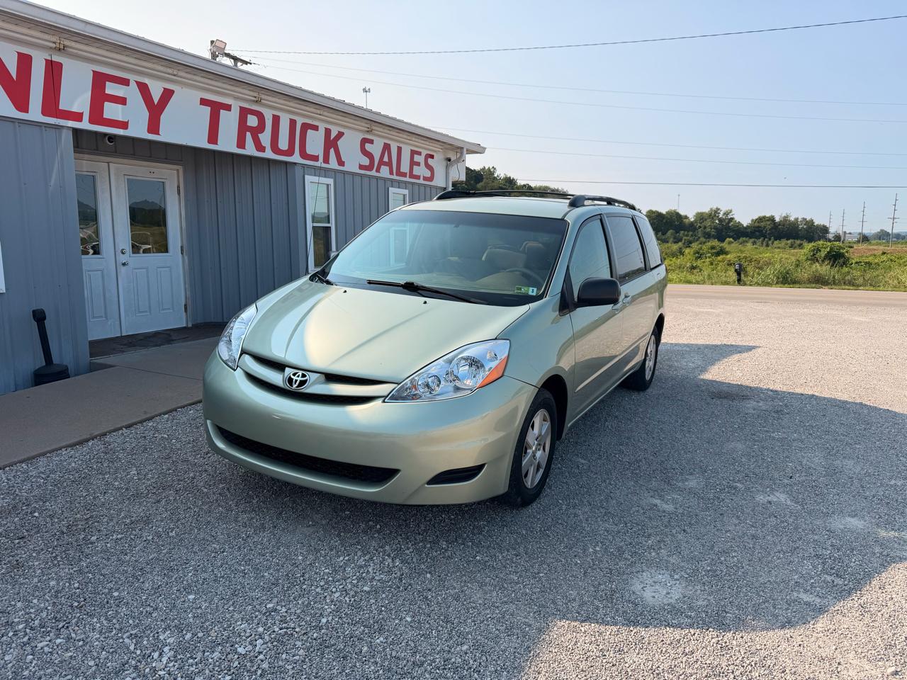Toyota Sienna 5dr 7-Pass Van CE FWD (Natl) 2009