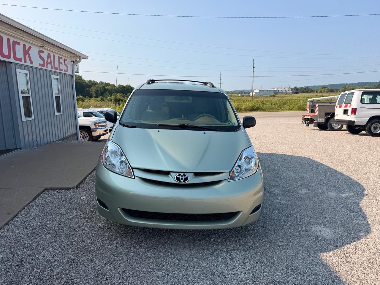 Toyota Sienna 5dr 7-Pass Van CE FWD (Natl) 2009