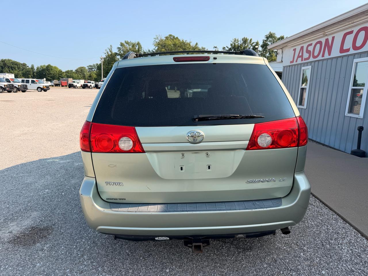 Toyota Sienna 5dr 7-Pass Van CE FWD (Natl) 2009