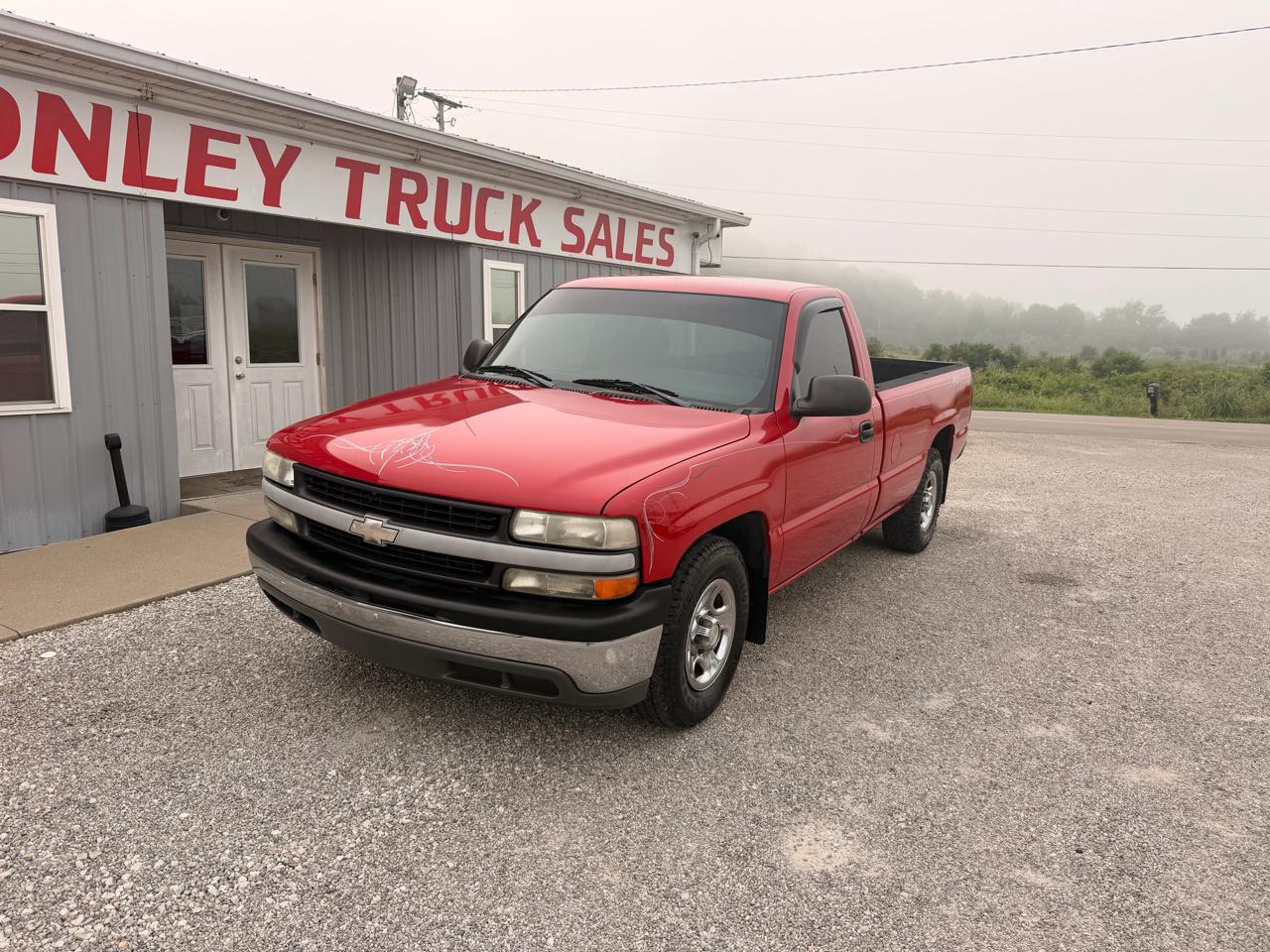 Chevrolet Silverado 1500 Reg Cab 133.0" WB 2001