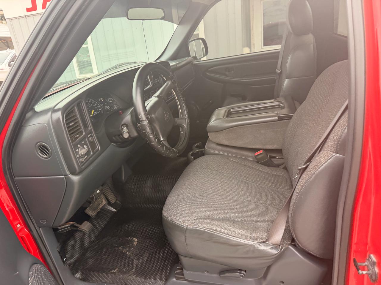 Chevrolet Silverado 1500 Reg Cab 133.0" WB 2001