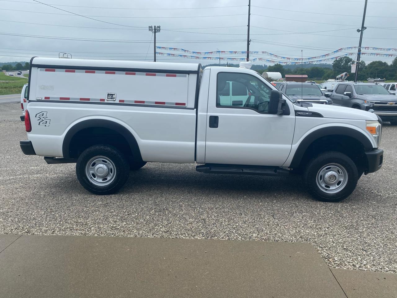 Ford Super Duty F-250 SRW XL 4WD Reg Cab 8' Box 2012