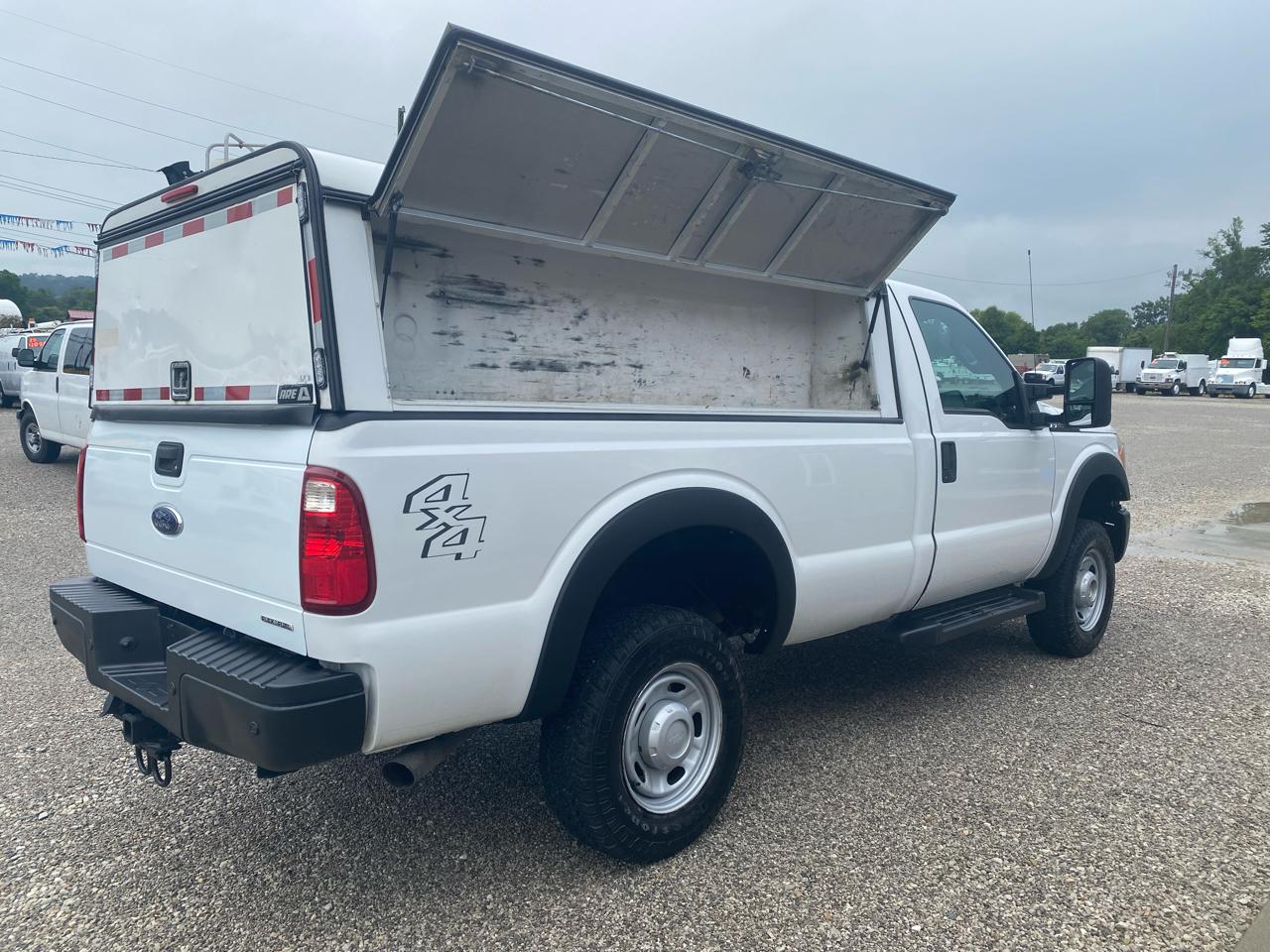 Ford Super Duty F-250 SRW XL 4WD Reg Cab 8' Box 2012