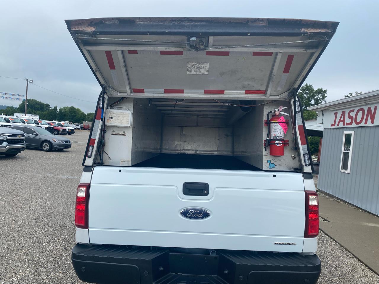 Ford Super Duty F-250 SRW XL 4WD Reg Cab 8' Box 2012
