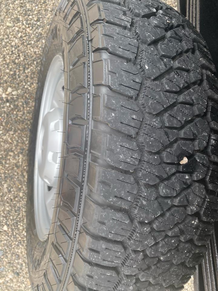 Ford Super Duty F-250 SRW XL 4WD Reg Cab 8' Box 2012