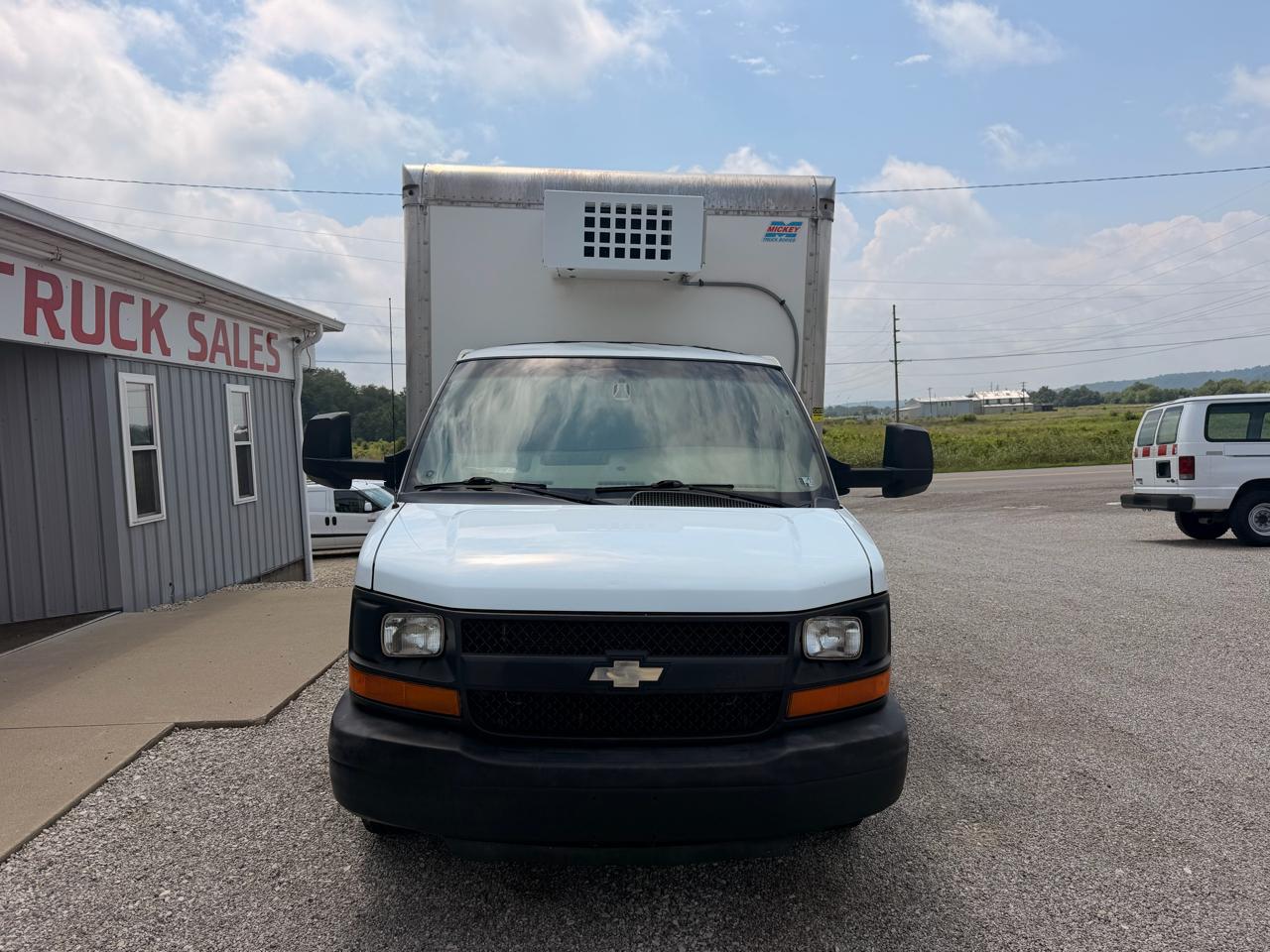 Chevrolet Express Commercial Cutaway 4500 Van 159" 2015