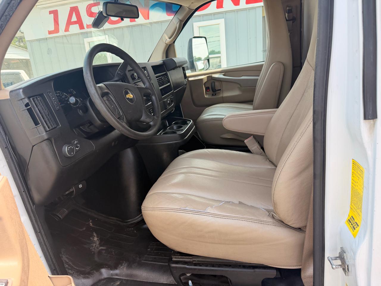 Chevrolet Express Commercial Cutaway 4500 Van 159" 2015