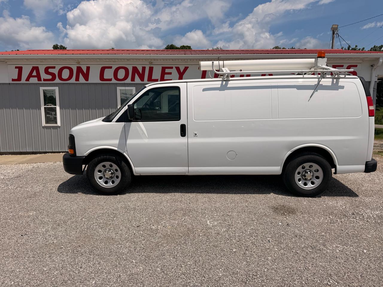 Chevrolet Express Cargo Van RWD 1500 135" 2014