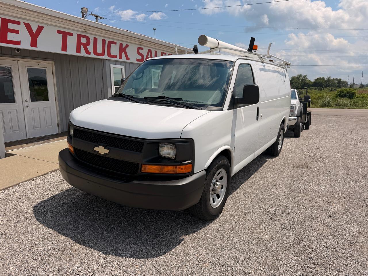 Chevrolet Express Cargo Van RWD 1500 135" 2014