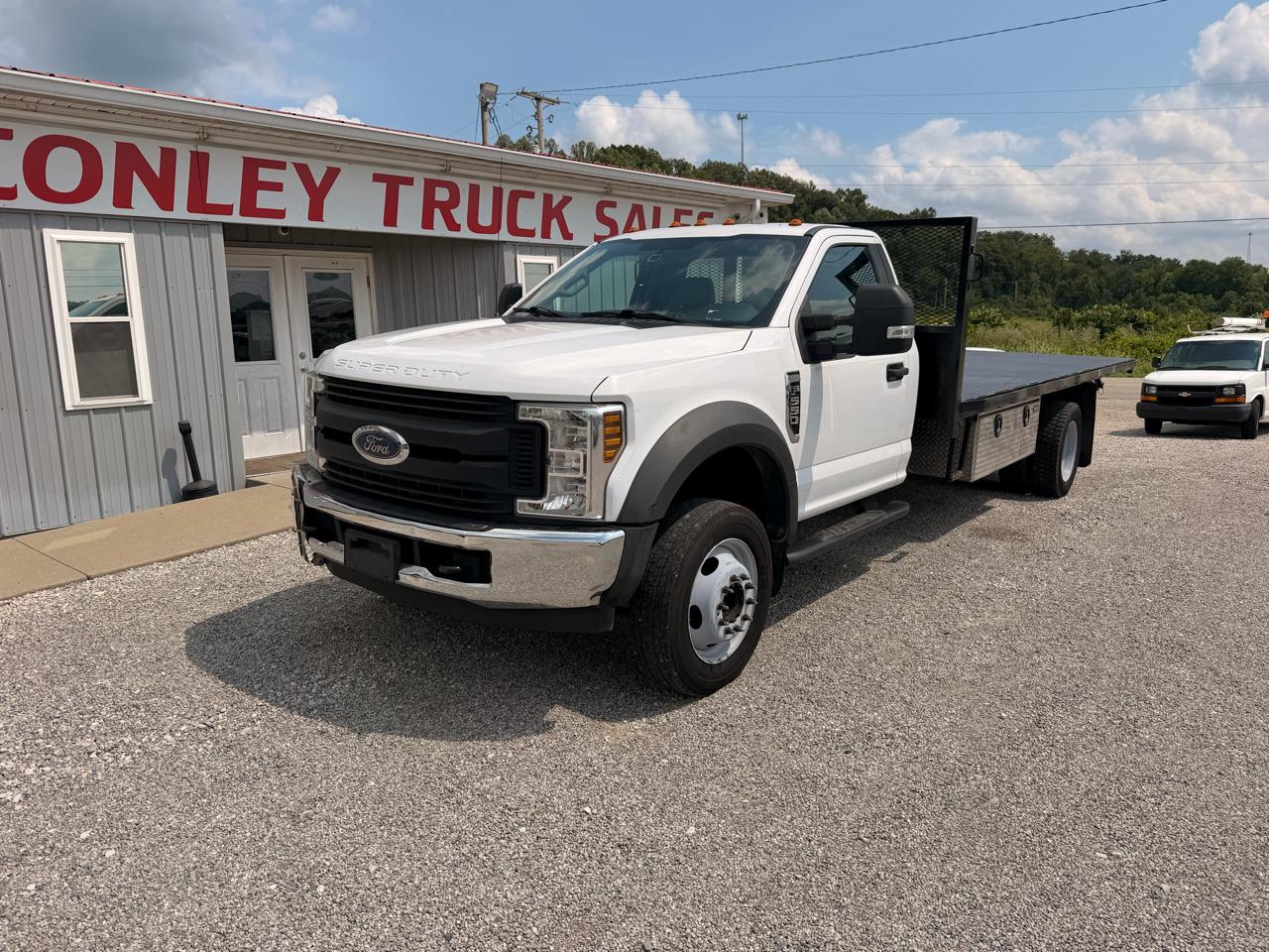 Ford Super Duty F-550 DRW XLT 2WD Reg Cab 145" WB 60" CA 2019