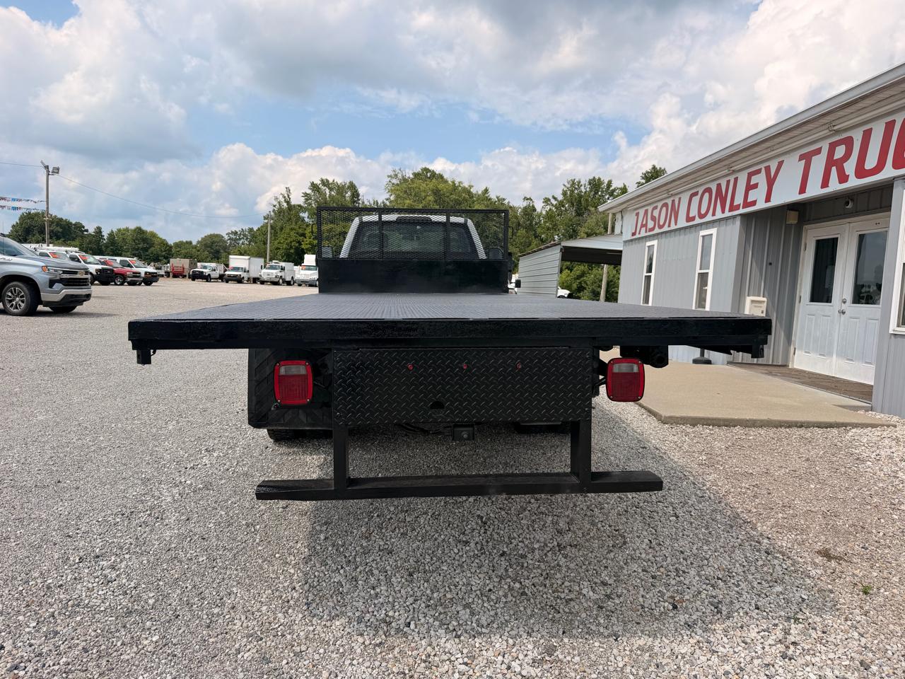 Ford Super Duty F-550 DRW XLT 2WD Reg Cab 145" WB 60" CA 2019