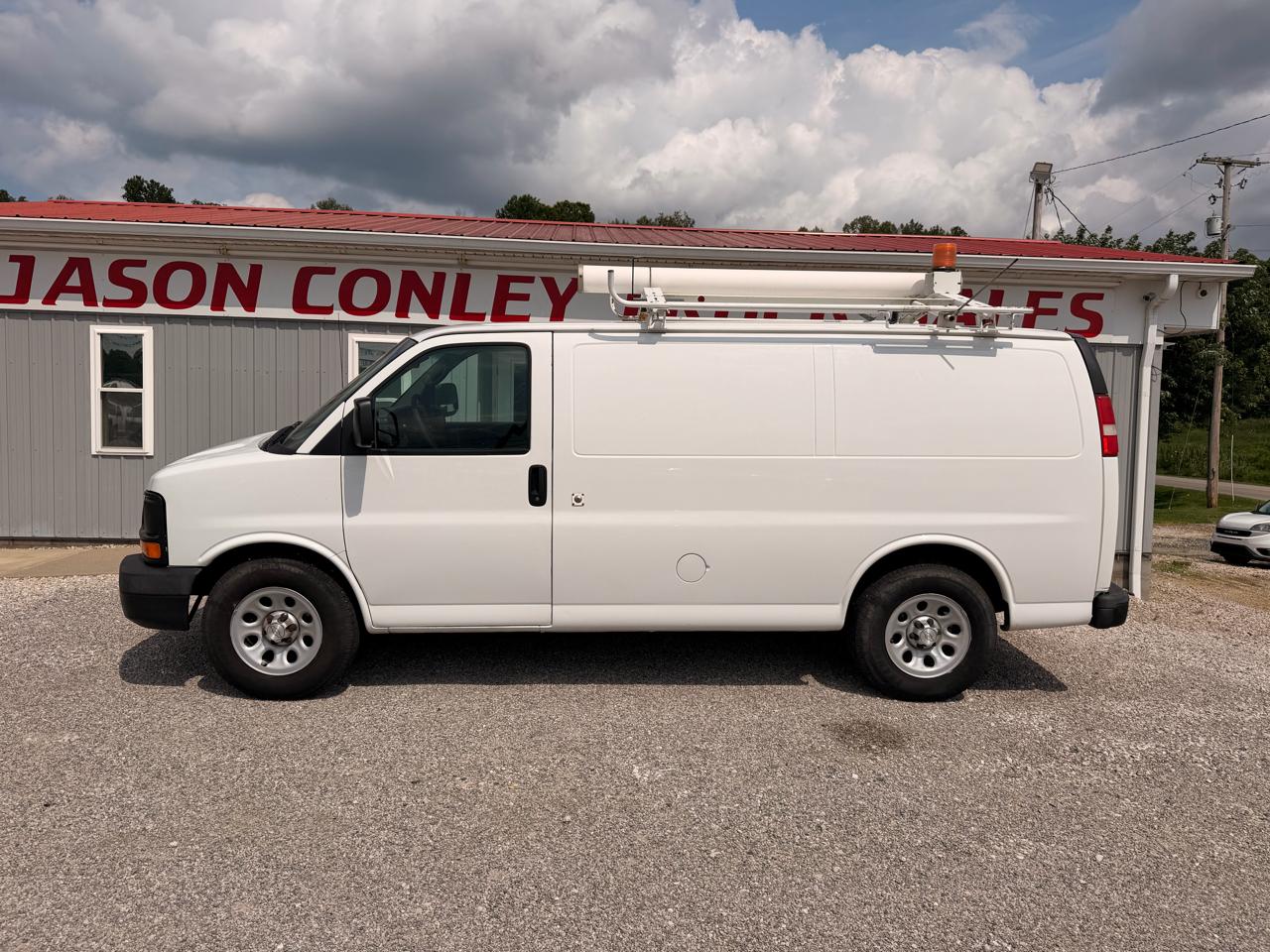 Chevrolet Express Cargo Van RWD 1500 135" 2014
