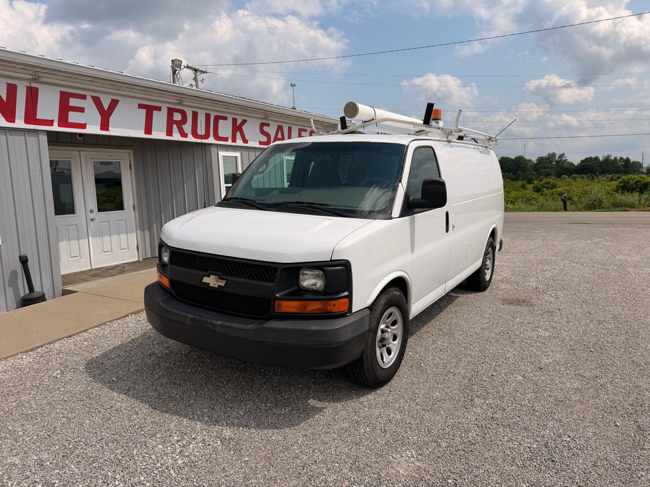 Chevrolet Express Cargo Van RWD 1500 135" 2014