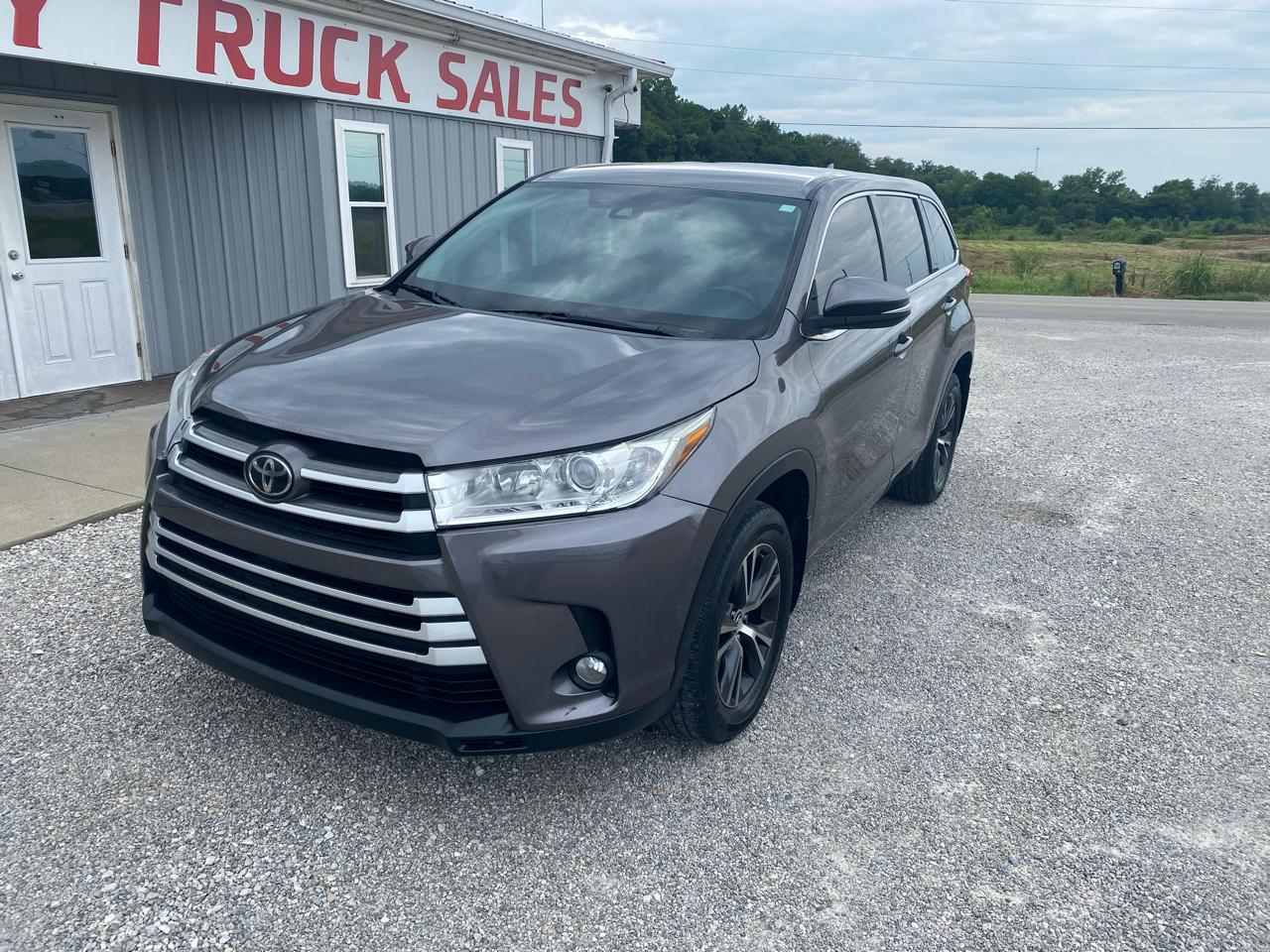 Toyota Highlander LE V6 AWD (Natl) 2018