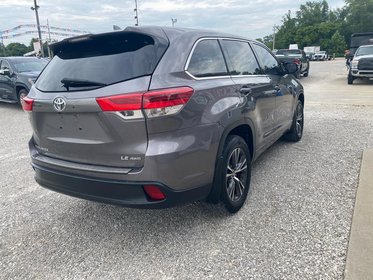 Toyota Highlander LE V6 AWD (Natl) 2018