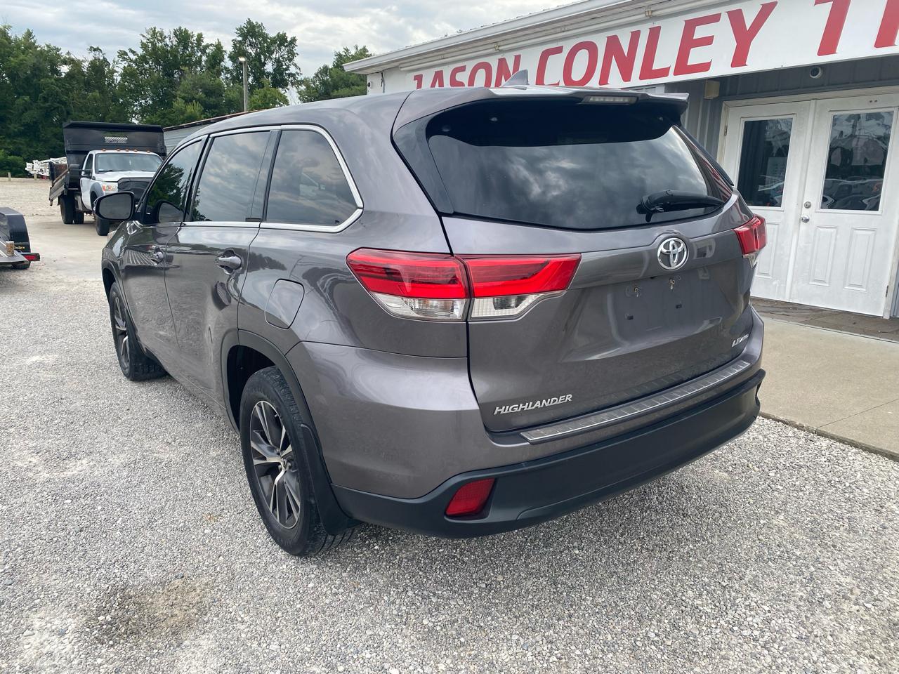 Toyota Highlander LE V6 AWD (Natl) 2018
