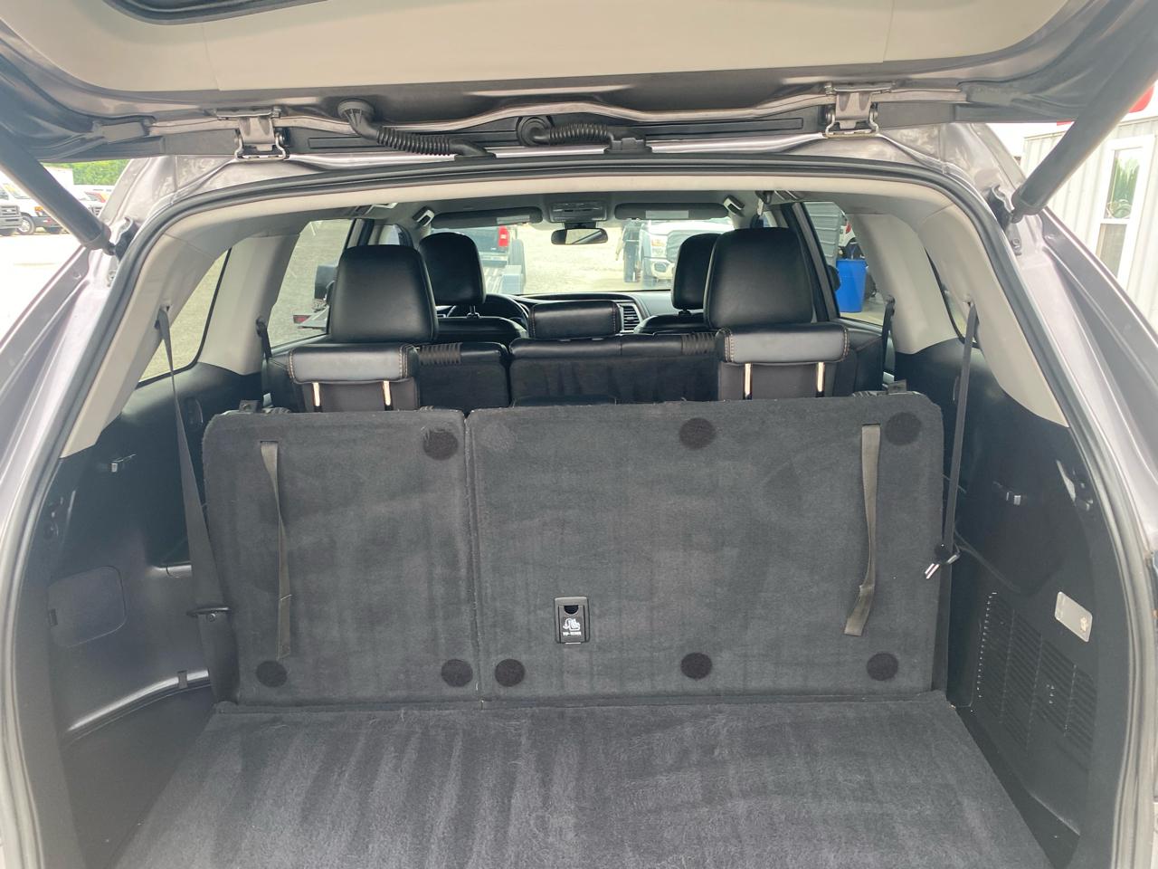 Toyota Highlander LE V6 AWD (Natl) 2018