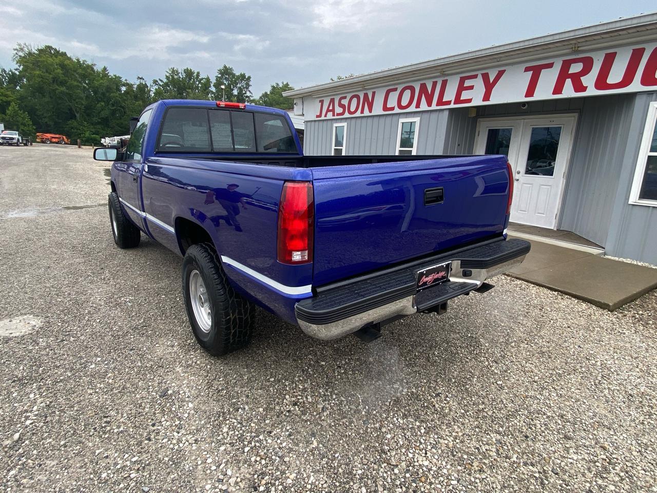 Chevrolet 1/2 Ton Pickups Fleetside 117.5" 4WD 1989