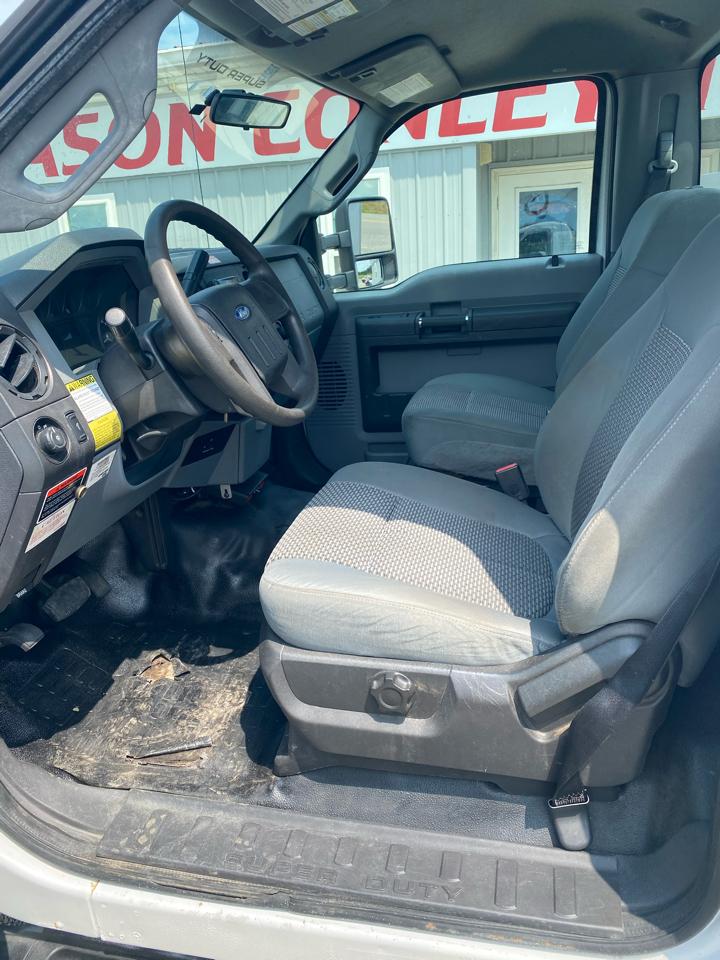 Ford Super Duty F-450 DRW 2WD Reg Cab 141" WB 60" CA XL 2012