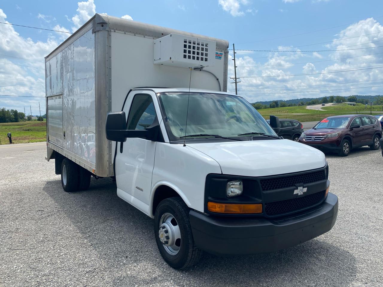 Chevrolet Express Commercial Cutaway 4500 Van 159" 2015