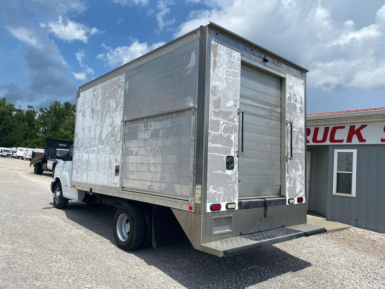 Chevrolet Express Commercial Cutaway 4500 Van 159" 2015