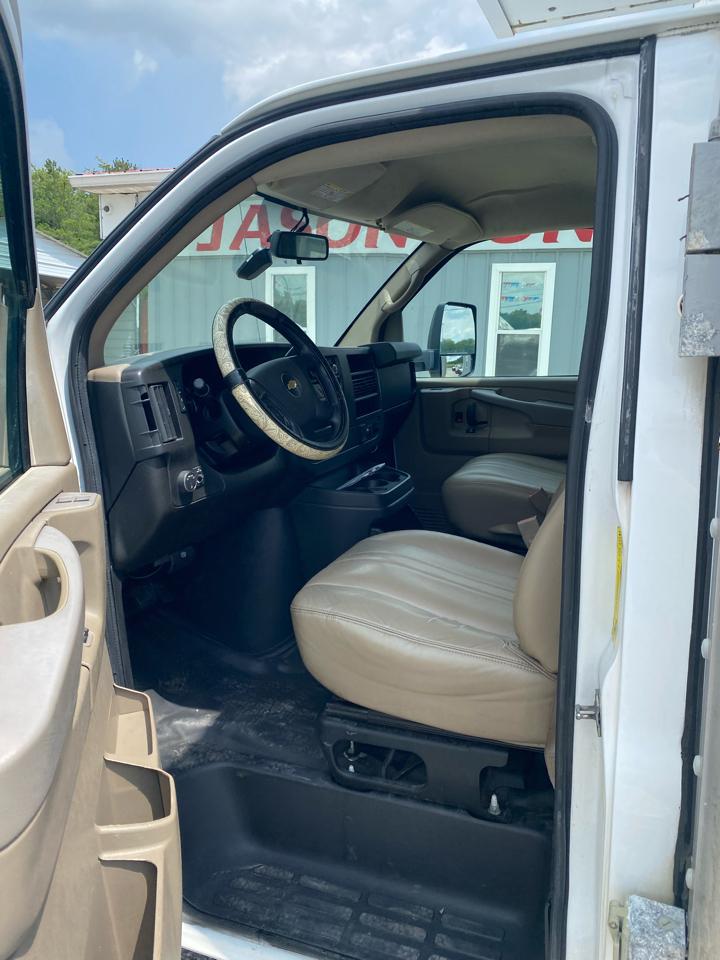 Chevrolet Express Commercial Cutaway 4500 Van 159" 2015