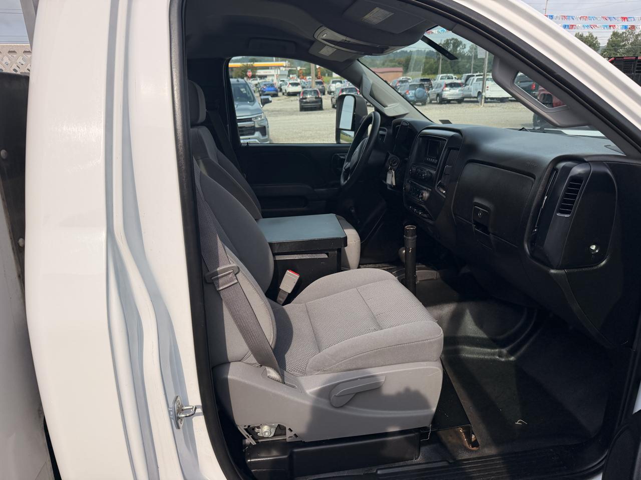 Chevrolet Silverado 2500HD 4WD Reg Cab 133.6" Work Truck 2015