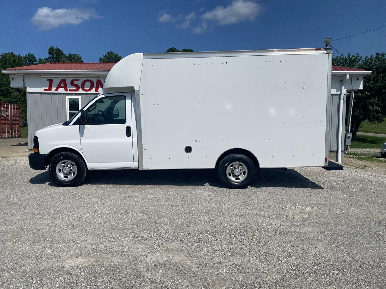 Chevrolet Express Commercial Cutaway 3500 Van 139" 2016