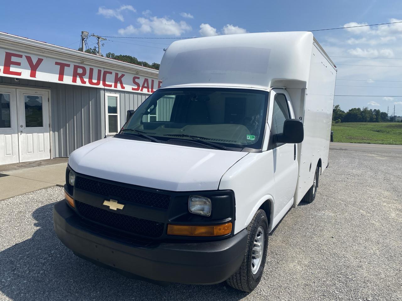 Chevrolet Express Commercial Cutaway 3500 Van 139" 2016