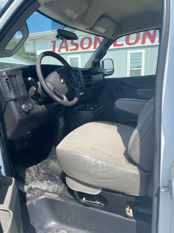 Chevrolet Express Commercial Cutaway 3500 Van 139" 2016