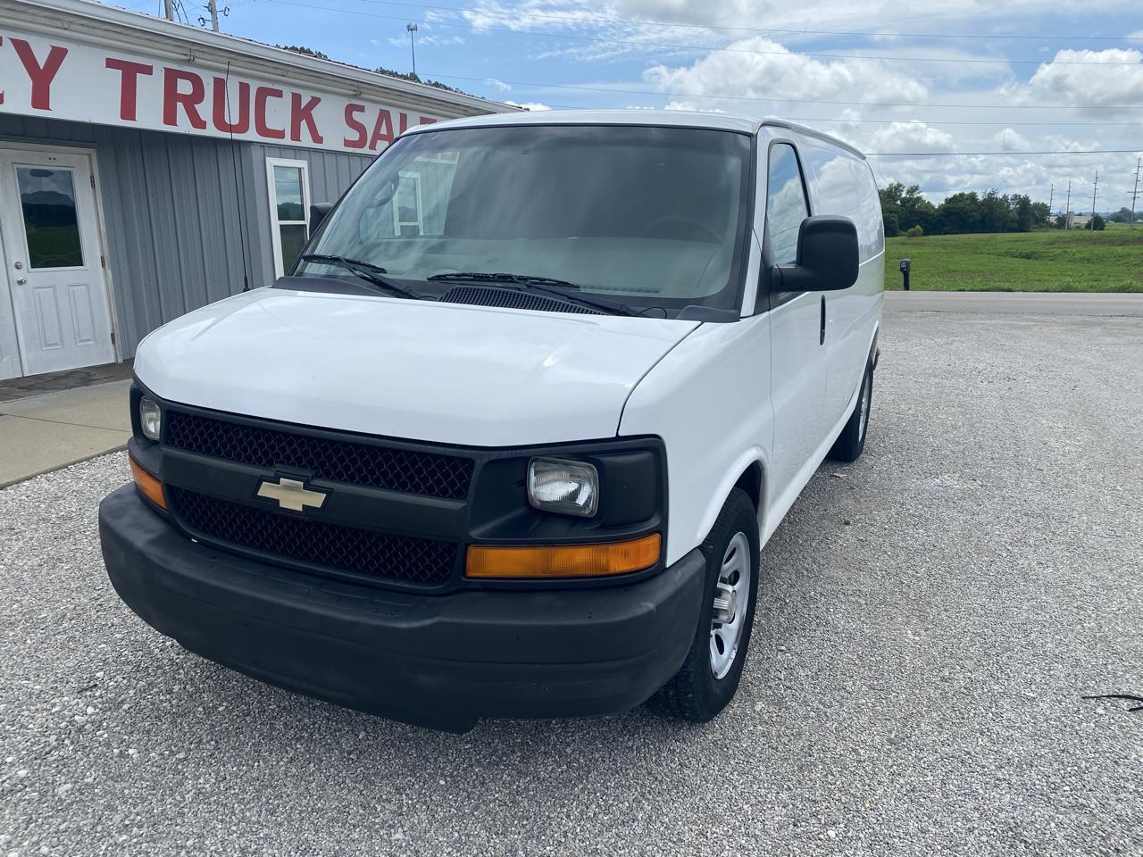 Chevrolet Express Cargo Van RWD 1500 135" 2012